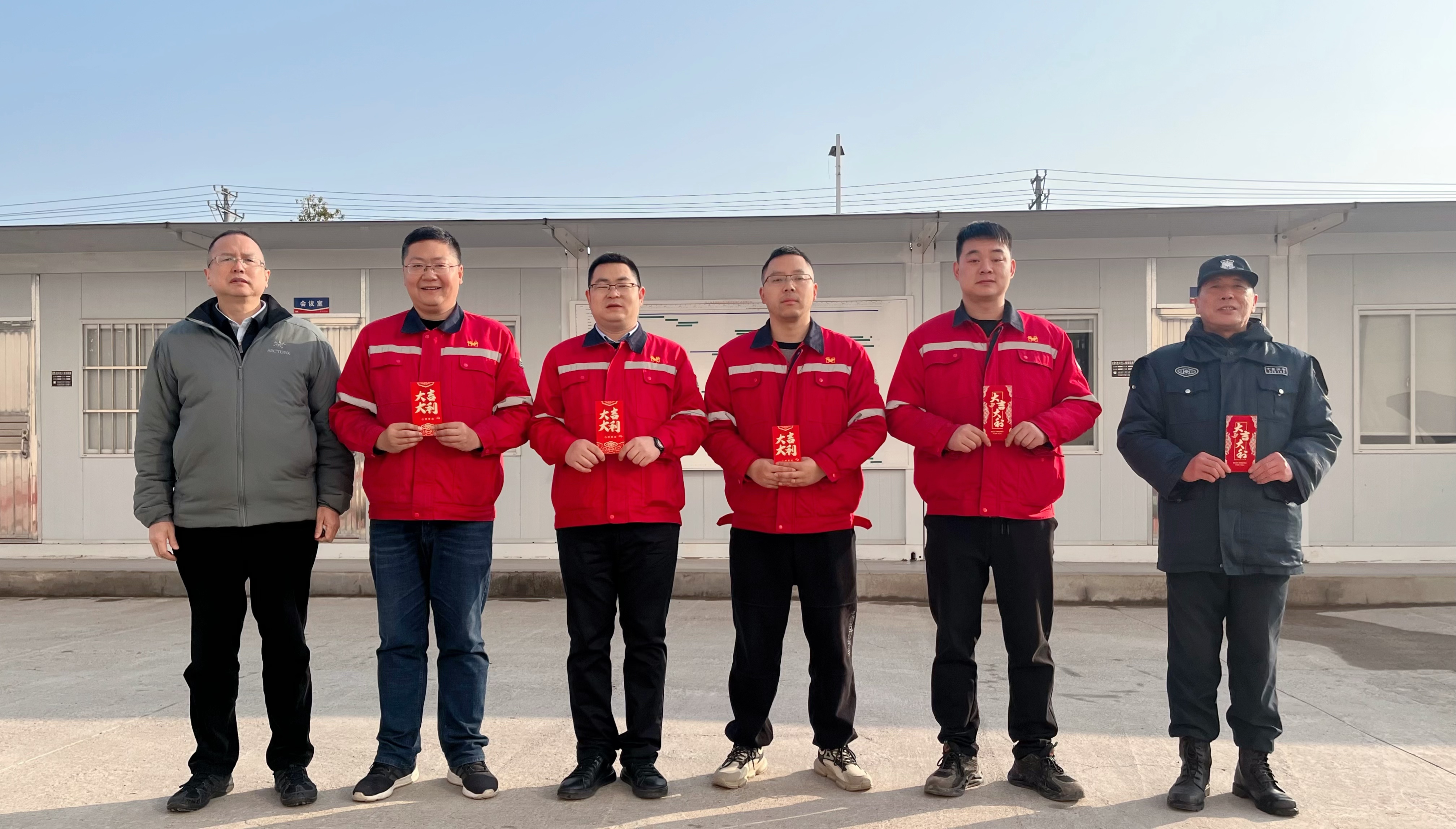 化機公司黨委書記、董事長、總經(jīng)理楊中澤到項目現(xiàn)場走訪慰問(圖2)